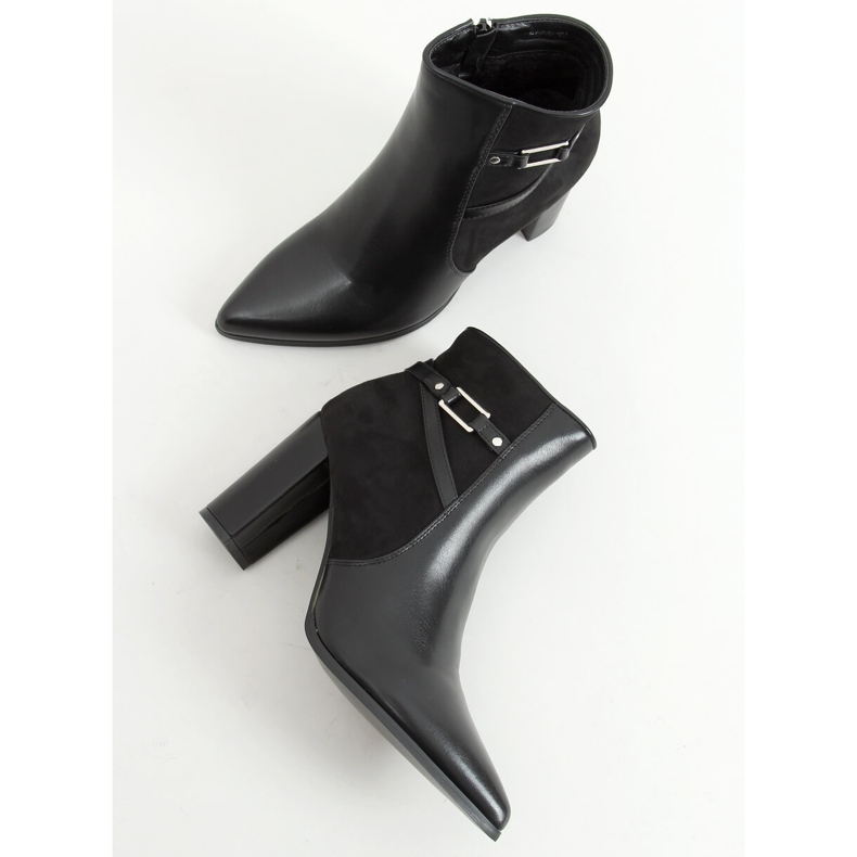 Fekete magas sarkú csizma E9306 Fekete 1