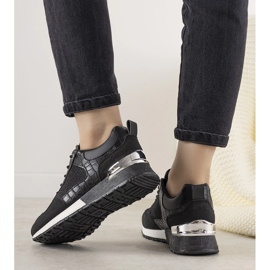 Fekete cipők Zariza krokodil bőr motívummal 1