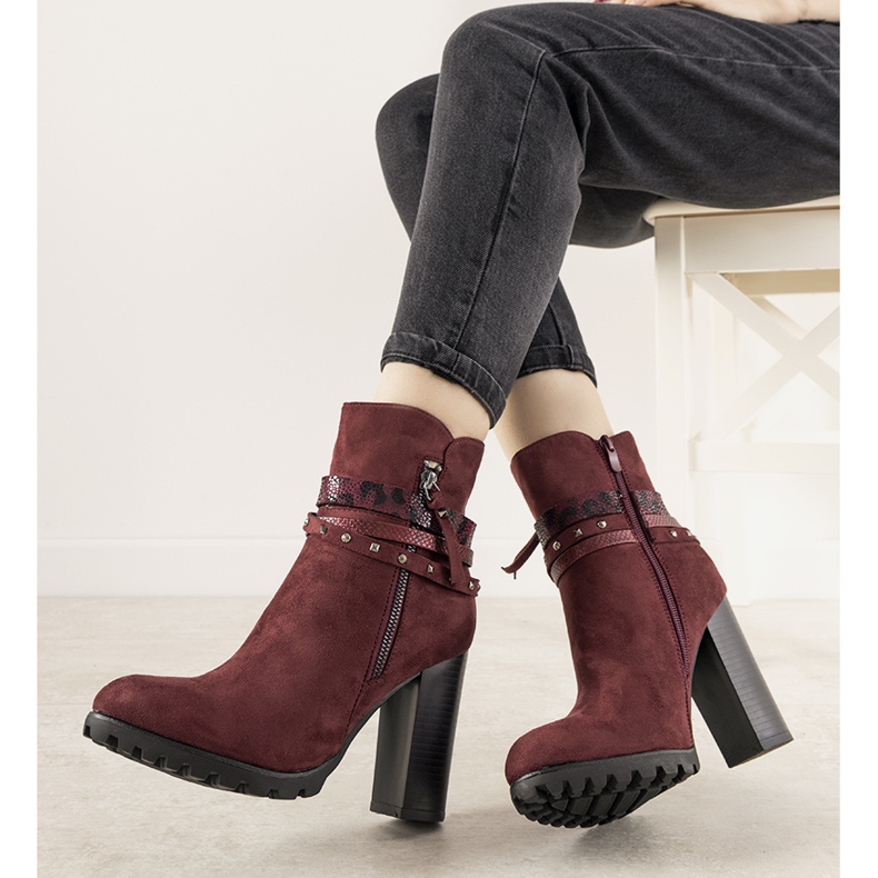 Barella női gesztenyebarna velúr csizma a poszton piros 1