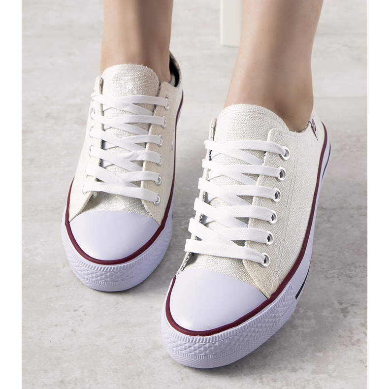 Krémszínű fényes Guest cipők bézs 1