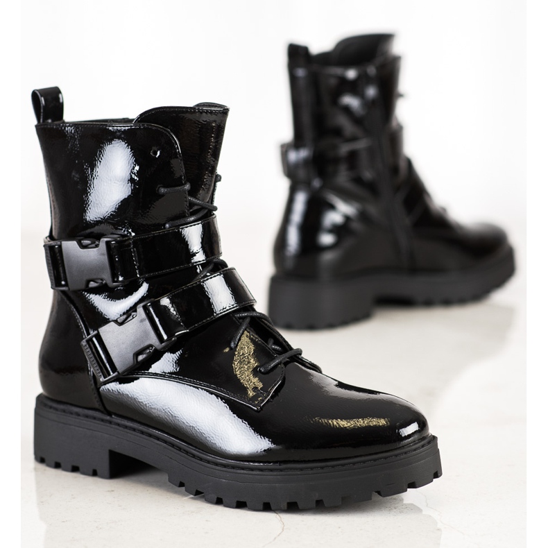 Bestelle Lakkozott munkások csattal fekete 1