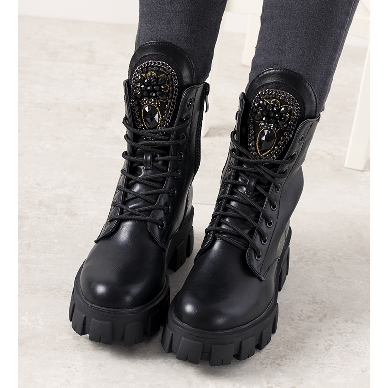 Fekete csapdázók dekoratív roma nyelvvel 1