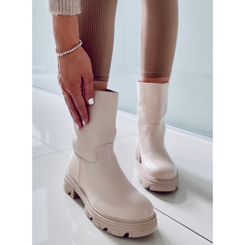 Fekete csizma egyenes felsővel QT29P BLACK (teve) 2