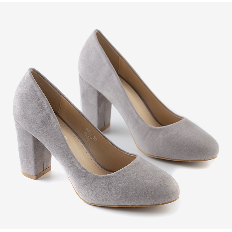 Szürke szivattyúk a Tahlia oszlopon 1