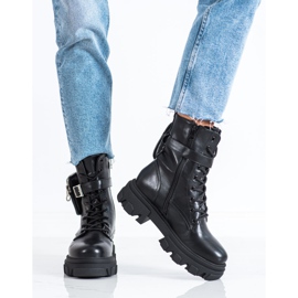 Divatos munkások a VINCEZA platformon fekete 2