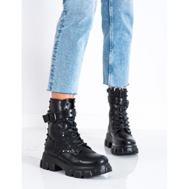 Erynn Fekete csapokkal dolgozók 2