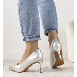 Klasszikus ezüst szivattyúk Isla tűsarkún 1