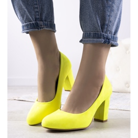 Neon sárga szivattyúk a Tahlia oszlopon 1