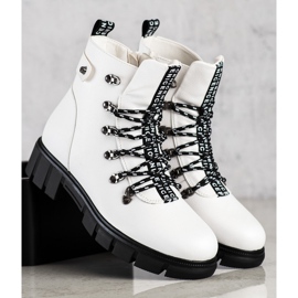 Fehér munkások a VINCEZA platformon 2