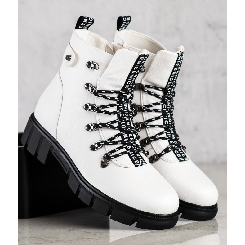 Fehér munkások a VINCEZA platformon 2