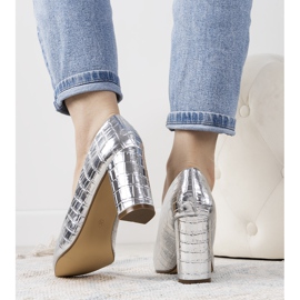 Ezüst szivattyúk a Cowen oszlopon 1