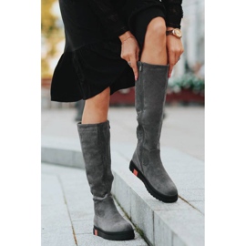 Szürke csizma a Lea ék sarkán 1