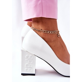 S.Barski Bőr szivattyúk egy fehér Cherith rúdon 2