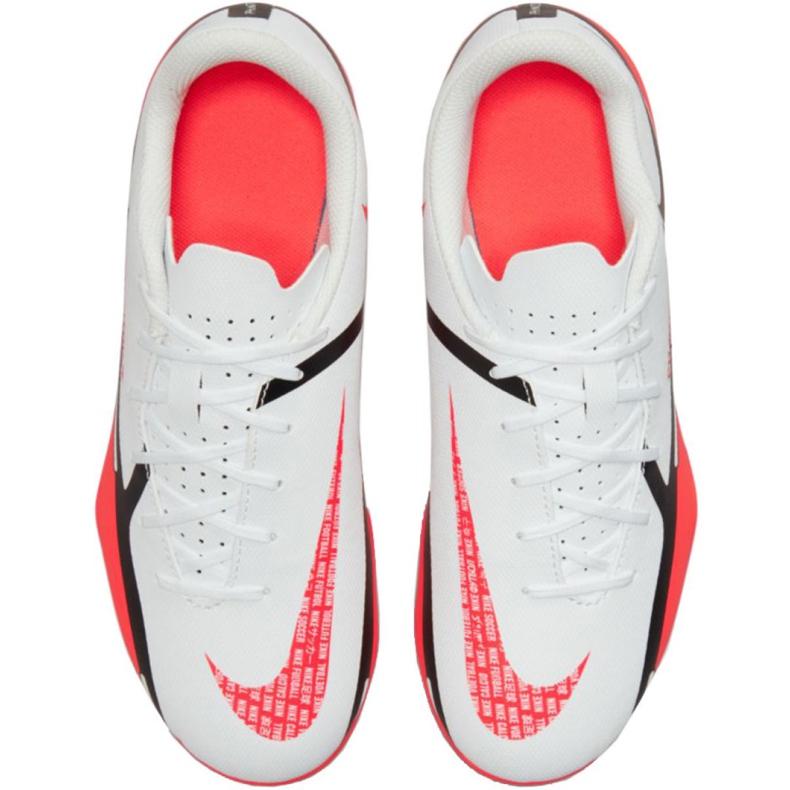 Nike Phantom GT2 Club FG / MG Jr DC0823 167 futballcipő sokszínű narancs és vörös 1