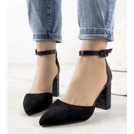 Fekete szivattyúk Natalie posztján 1