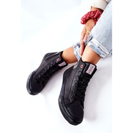 Női szigetelt cipők Cross Jeans High Black II2R4009C fekete 2 Női szigetelt cipők Cross Jeans High Black II2R4009C fekete 2