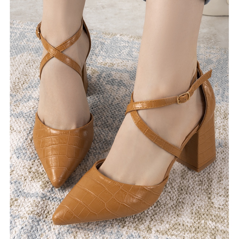 Barna szivattyúk a Strutt oszlopon 1