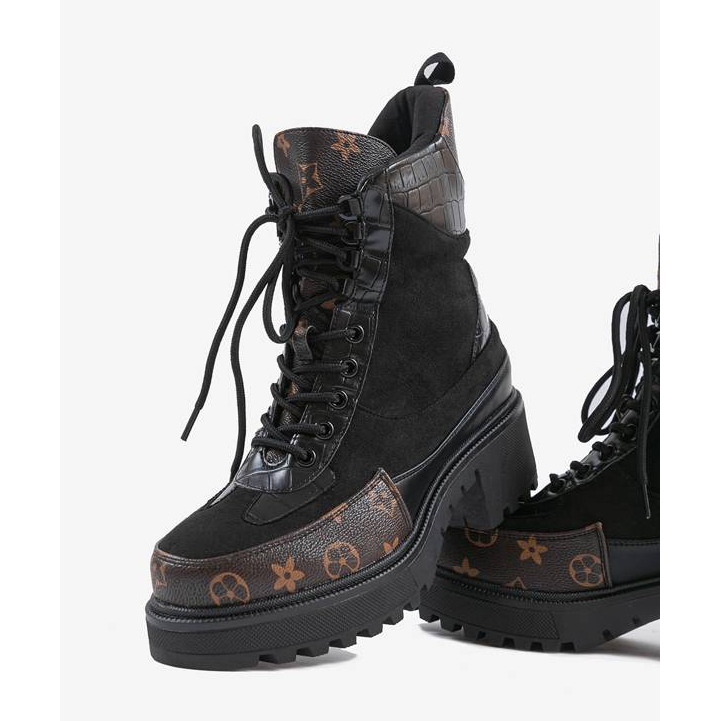 Fekete táskák barna betétekkel 2