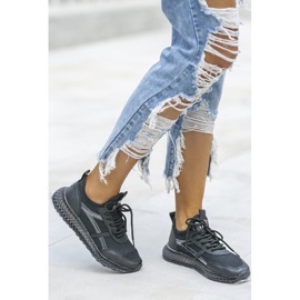 Fekete edzőcipő Lil díszítéssel 1