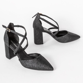 Fekete szivattyúk a Fényes oszlopon 1