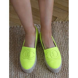 Csinos nő neonzöld espadrillák 2