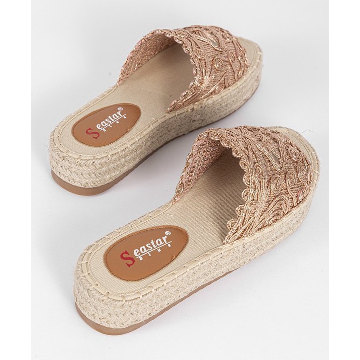 Rózsaszín papucs a Sudden Draft platformon 1