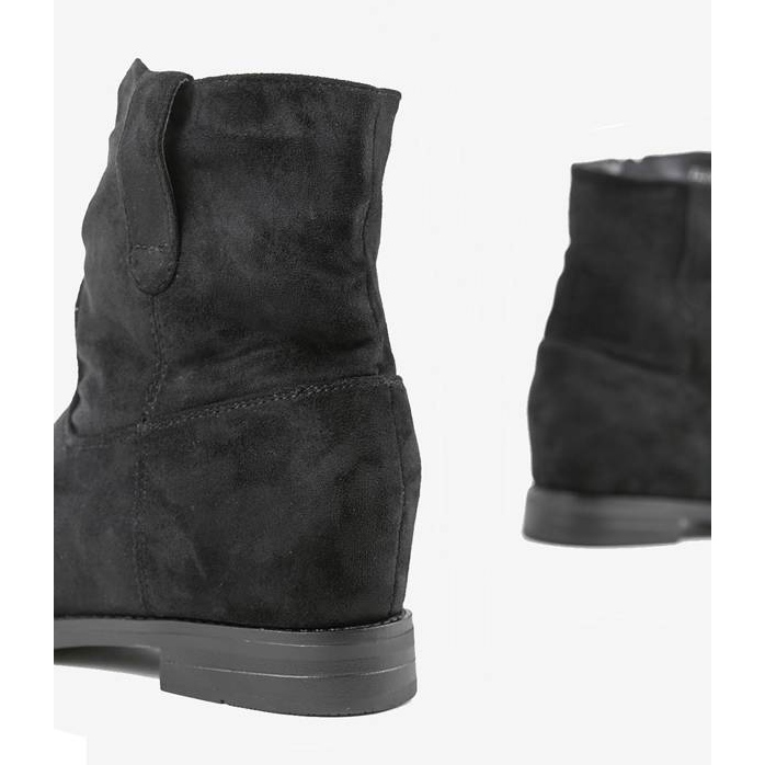 Fekete csizma a fedett Buenna ék sarkán 2 Fekete csizma a fedett Buenna ék sarkán 2