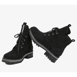 Winny díszített fekete csizma 1