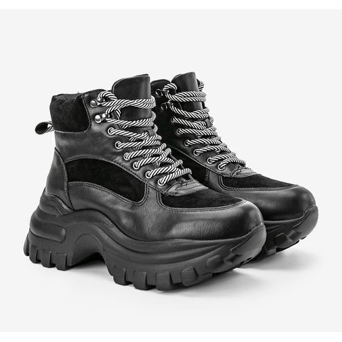 Fekete cipők a Big City Girl platformon 1