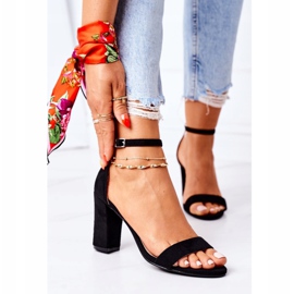 PS1 Fekete firenzei velúr szandál egy bárban 2