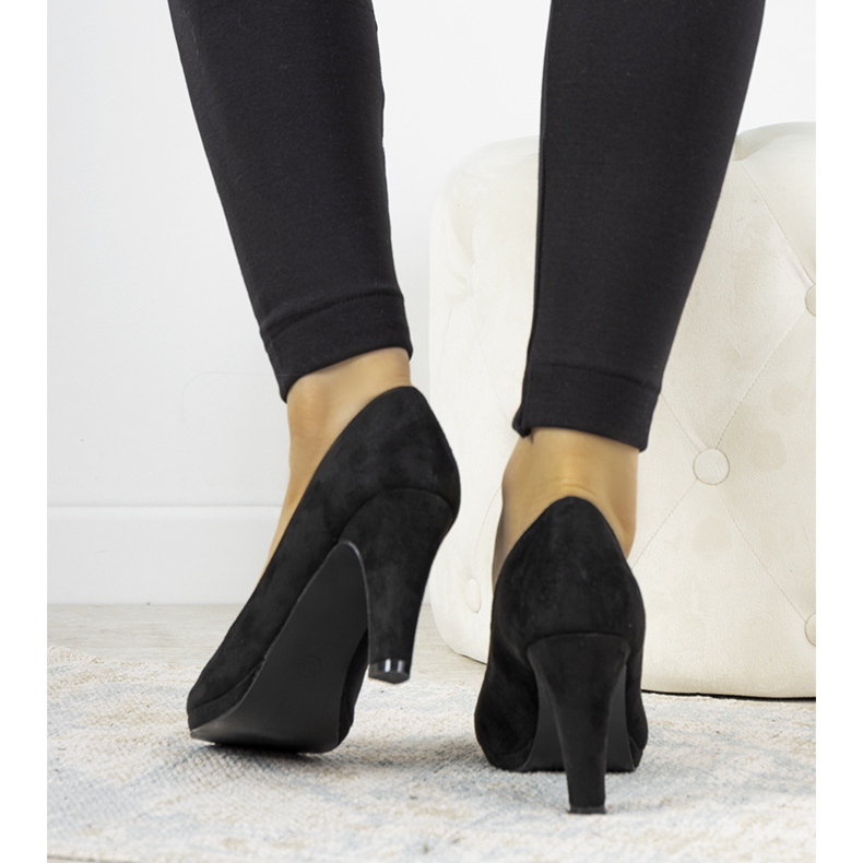 Fekete szivattyúk Sara ökobőr oszlopon 1