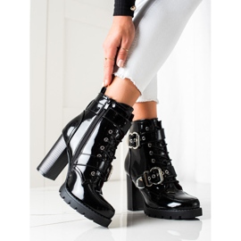 Erynn Fekete csizma magas poszton 1