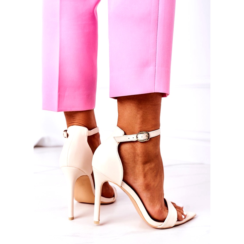 Elegáns szandál magas sarkú Lu Boo bézs színben 4