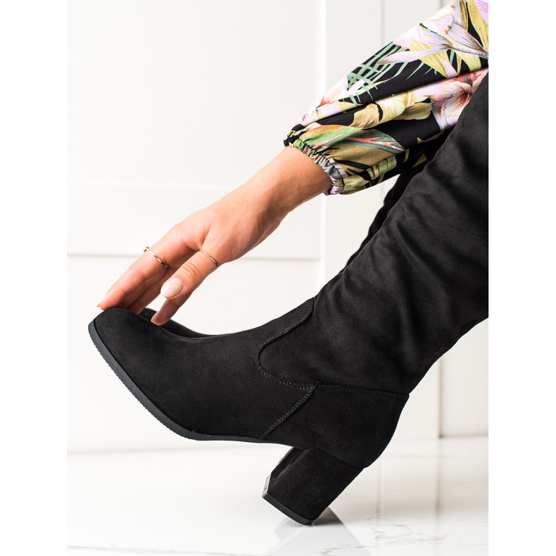 Stílusos fekete VINCEZA csizma 2