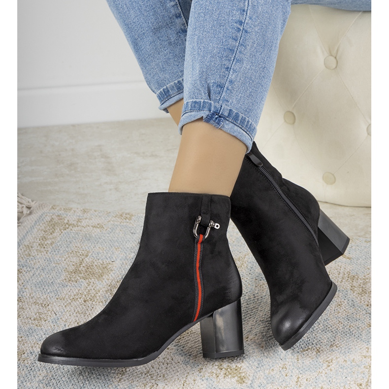 Fekete csizma horzsolással a Montano -tól 1