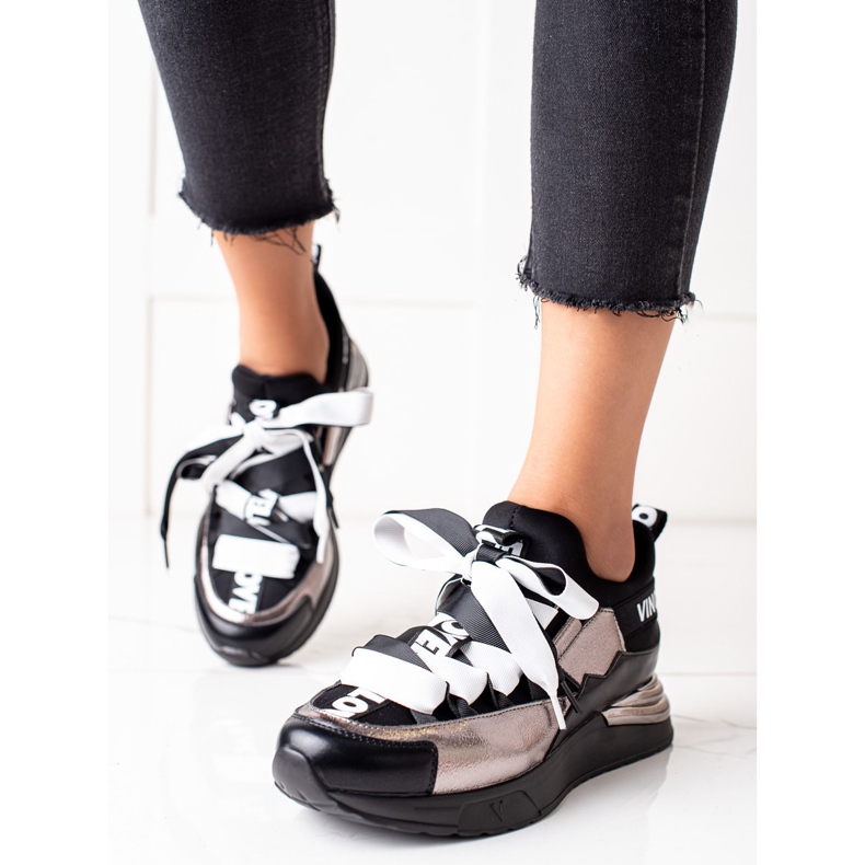 VINCEZA szalaggal átkötött cipők fekete aranysárga 1