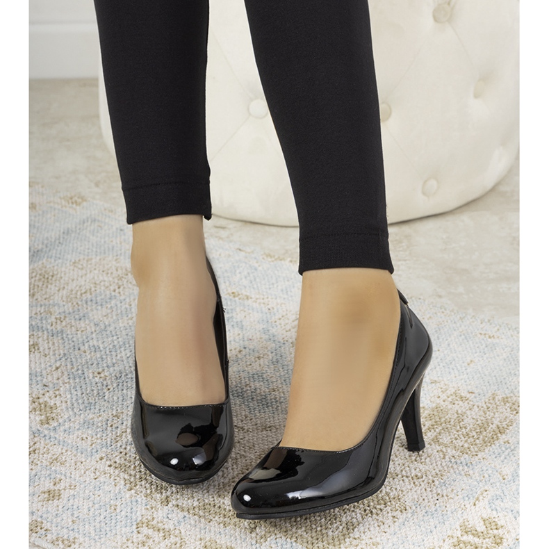 Fekete lakk szivattyúk a Zamora oszlopon 1