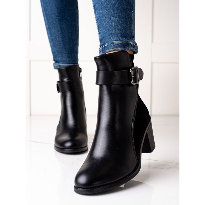 Melisa Divatos csizma csattal fekete 1