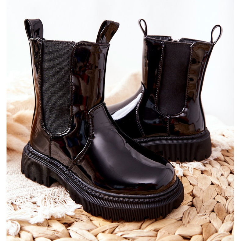 FR1 Gyermekcsizma meleg lakkozott fekete Aletris 2