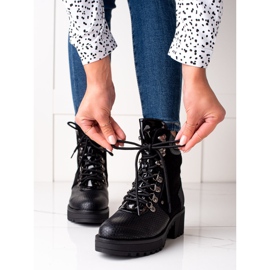 Janessa Fekete munkáskígyó nyomat 1