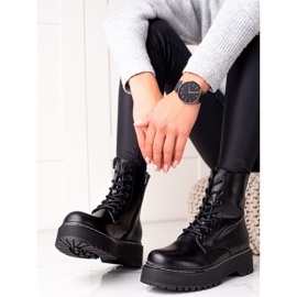 Evento Fekete trapperek a platformon 1 Evento Fekete trapperek a platformon 1