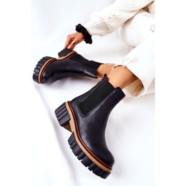 Maciejka fekete bőrű munkáscsizma 05312-01 1