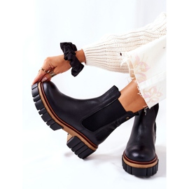 Maciejka fekete bőrű munkáscsizma 05312-01 2