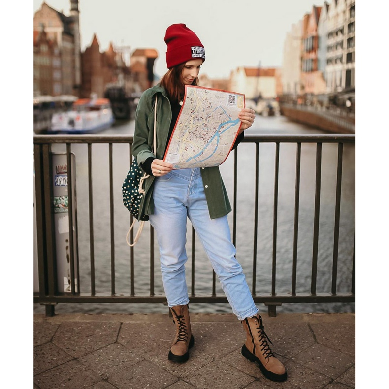 SHELOVET Velúr csizma a platformon barna 1