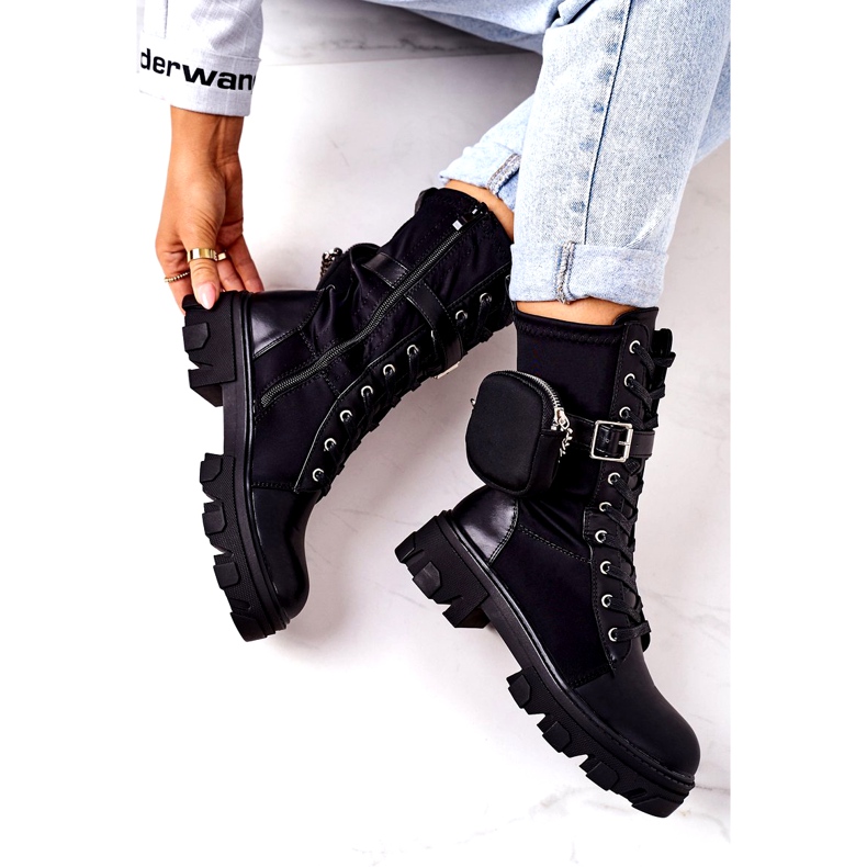 PS1 Meleg dolgozók, vesefekete néznek rám 5