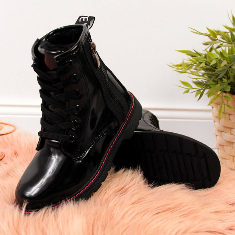 Szigetelt lakkozott csizma Jr EVE327A fekete fehér 2 Szigetelt lakkozott csizma Jr EVE327A fekete fehér 2