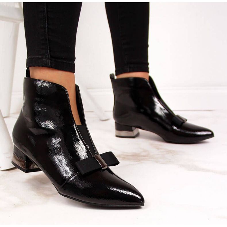 Íjjal vágott csizma T.Sokolski W SCA145 fekete 1