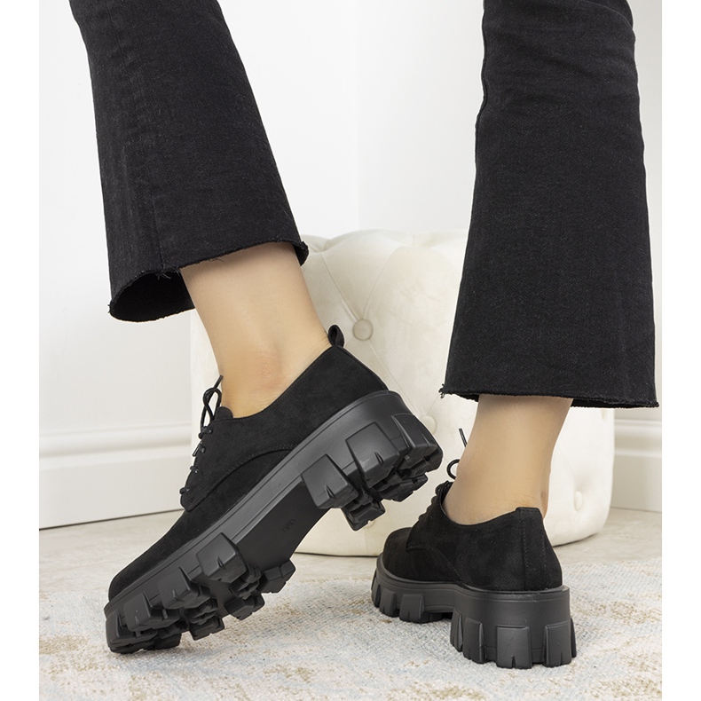 Fekete cipő vastag Melisande talpon 1