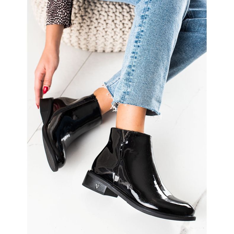 VINCEZA fekete lakkozott csizma 1