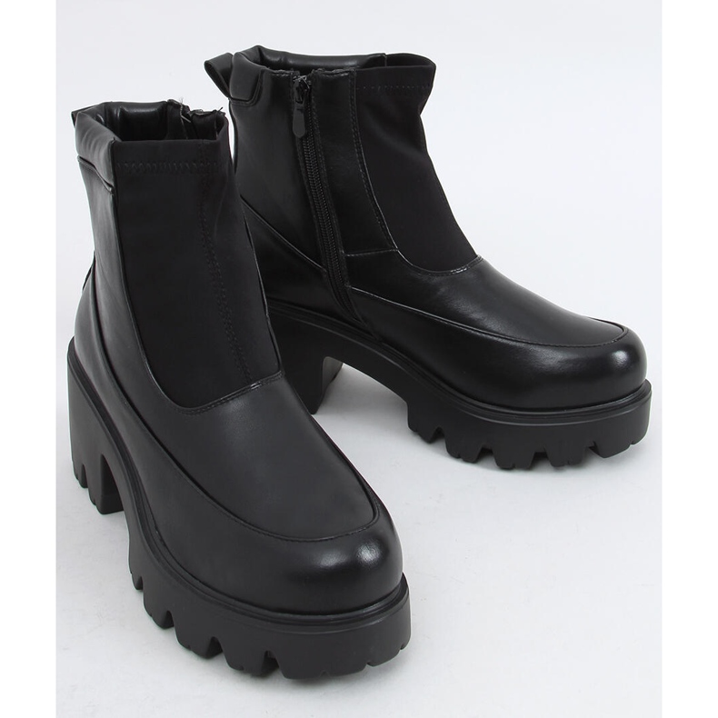 Fekete csizma vastag talpú CH19208 Fekete 1